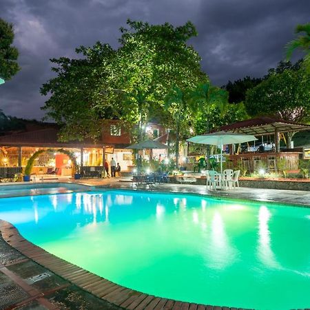 Jarabacoa River Club & Resort Exterior foto